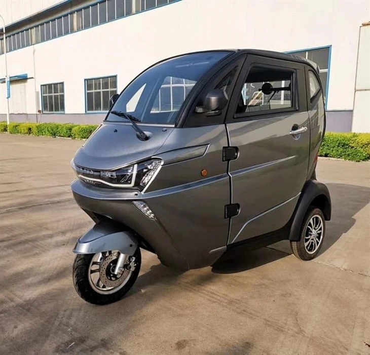 Electric Personal Transportation Vehicles Mini Scooter Trike